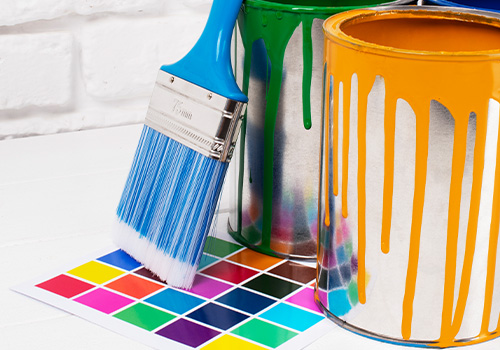Paint bucket and brush